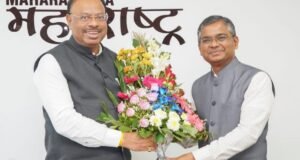 मुख्यमंत्री कार्यालयाचे अपर मुख्य सचिव विकास खारगे यांनी महसूल विभागाचे अपर मुख्य सचिव हा पदभार स्वीकारला.