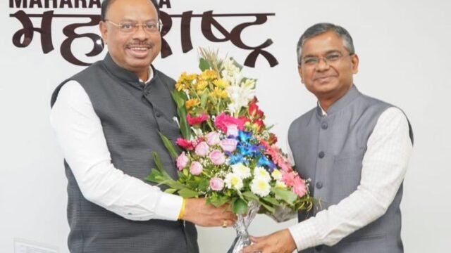 Additional Chief Secretary to the Chief Minister's Office Vikas Kharge took charge as Additional Chief Secretary to the Revenue Department.
