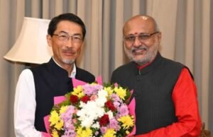 मुंबई भेटीवर आलेले जपानचे भारतातील राजदूत किची ओनो यांनी राज्यपाल सी. पी. राधाकृष्णन यांची राजभवन येथे सदिच्छा भेट घेतली.