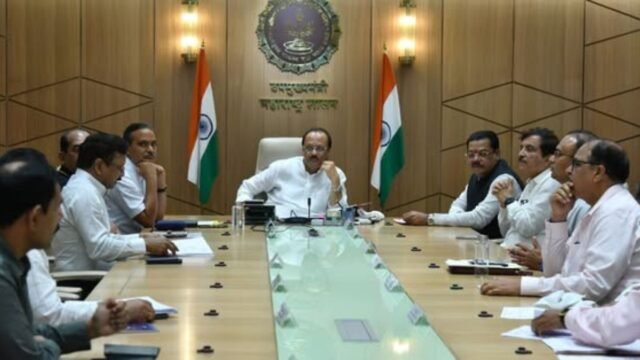 A meeting was held at the Ministry under the chairmanship of Deputy Chief Minister Ajit Pawar regarding various issues of sanitation workers.