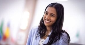 महिला बुद्धिबळ विश्वचषकावर नाव कोरून ग्रँण्ड मास्टर दिव्या देशमुख यांनी भारताची मान गौरवाने उंचावली आहे.