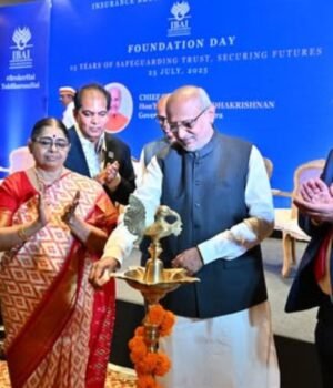 विमा हा केवळ आर्थिक उत्पादन नसून तो सामाजिक सुरक्षा, जोखीम व्यवस्थापन आणि आर्थिक स्थैर्य यासाठी अत्यावश्यक साधन आहे.
