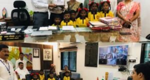 पूरग्रस्तांसाठी संवेदनशीलतेचा हात – परिवर्धेच्या चिमुकल्यांचा प्रेरणादायी उपक्रम