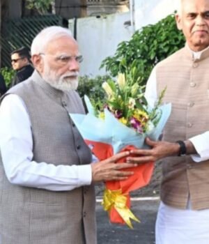 प्रधानमंत्री नरेंद्र मोदी यांचे राजभवन येथे आगमन