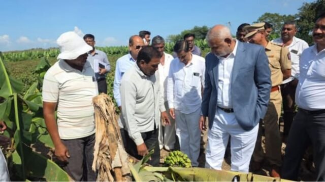Guardian Minister inspects heavy rain-affected areas in Nandurbar district, administration ready to provide assistance to farmers before Diwali