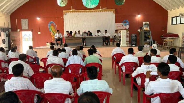 धडगाव तालुक्यात जलबंधू अभियानांतर्गत पाणी टंचाईवरील उपाययोजनांसाठी विशेष कार्यशाळा पार पडली!