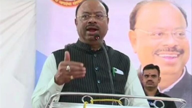 दर महिन्याला रोजगार मेळाव्याद्वारे जास्तीत-जास्त युवक-युवतींना रोजगार उपलब्ध करून द्यावा – मंत्री चंद्रशेखर बावनकुळे