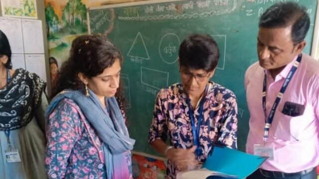 District Collector visits Dhadgaon under National Child Health Program - Immediate instructions for the treatment of the child