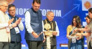 महाराष्ट्राला देशातील ट्रिलियन डॉलर अर्थव्यवस्था बनवणार आहोत. गेल्या वर्षी राज्याच्या अर्ध्या ट्रिलियनचे उद्दिष्ट पार केले आहे.