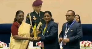 केंद्रीय ग्रामीण विकास व पंचायती राज विभागाच्या ‘राष्ट्रीय पंचायत पुरस्कार वितरण राष्ट्रपती द्रौपदी मुर्मू यांच्या हस्ते विज्ञान भवन येथे झाले.