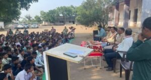 नंदुरबार तालुका पोलीस ठाणे हद्दीतील एस. आर. सी. इंदानी हायस्कूल आणि कनिष्ठ महाविद्यालय, कोपर्ली येथे सायबर गुन्हे प्रतिबंध व जनजागृती कार्यक्रम आयोजित करण्यात आला.