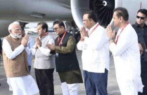 प्रधानमंत्री नरेंद्र मोदी यांचे मुंबईत आगमन
