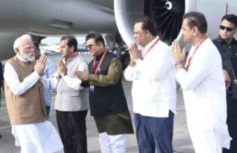 प्रधानमंत्री नरेंद्र मोदी यांचे मुंबईत आगमन