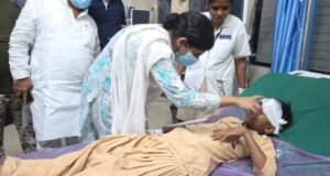 मोलगी ते अक्कलकुवा मार्गावरील घाट माथ्यावर शाळकरी मुलांची बस अपघातग्रस्त झाली असून दोन विद्यार्थ्यांचा मृत्यू झाल्याची माहिती