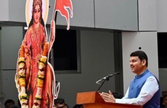 जात, पंथ, धर्म, भाषांचे भेद विसरून स्वातंत्र्यलढ्यात सर्वांनी ‘वंदे मातरम्’ म्हटले होते.