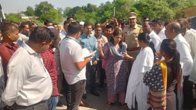 District Collector Dr. Mittali Sethi's inspection in Navapur taluka – Important instructions regarding National Highway and Railway Gate