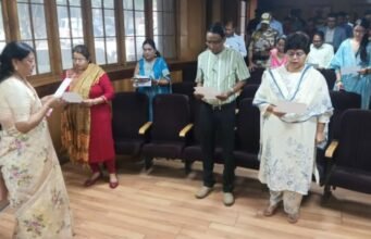 दक्षता जनजागृती सप्ताहानिमित्त जुने महाराष्ट्र सदन येथे भ्रष्टाचार निर्मूलनाची प्रतिज्ञा देण्यात आली.