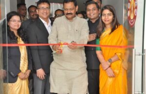 राष्ट्रीय आदिवासी चित्रप्रदर्शन ‘आदी चित्र’चे मंत्री डॉ.अशोक वुईके यांच्या हस्ते उद्घाटन