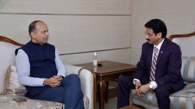 Resident Investment Commissioner met with officials of PHD Chamber of Commerce and Industry and FICCI regarding investment opportunities in Maharashtra state