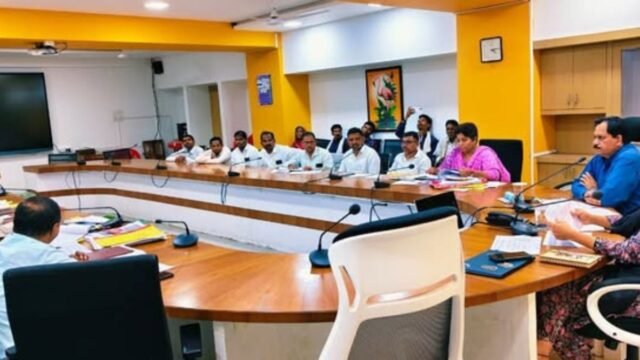 Review meeting held under the chairmanship of District Collector Dr. Mittali Sethi on pending issues of Sardar Sarovar project affected people
