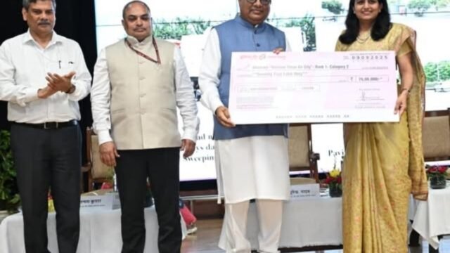 Honored with a prize of Rs 75 lakhs and a trophy by Union Minister Bhupendra Yadav