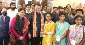 मुख्यमंत्री फडणवीस यांनी भारत आंतरराष्ट्रीय व्यापार मेळाव्यातील महाराष्ट्र दालनाला भेट दिली स्टॉलधारकांशी संवाद; उत्पादनांची पाहणी