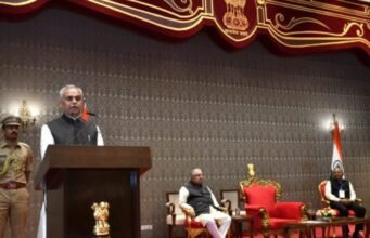 प्रशासकीय अधिकाऱ्यांनी नैसर्गिक शेतीला चालना द्यावी : राज्यपाल आचार्य देवव्रत