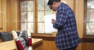 राजधानीत इंदिरा गांधी यांच्या जयंतीनिमित्त अभिवादन