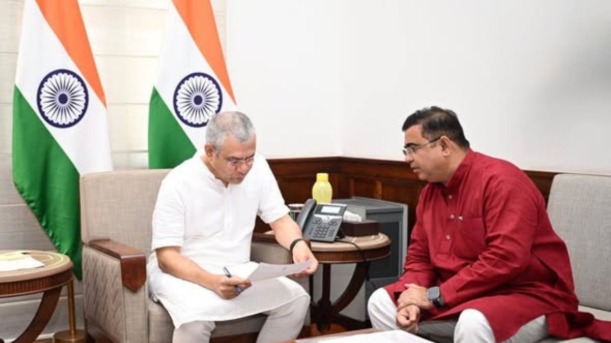 Minister Jaykumar Rawal's representation to the Union Railway Minister regarding the development of railway facilities in Dhule and Nandurbar districts