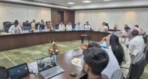 गोव्याचे मुख्यमंत्री @DrPramodPSawant यांच्या नेतृत्वाखालील मंत्र्यांचा गट यांची वस्तू आणि सेवा कर (GST) उत्पन्नाच्या विश्लेषणासाठी पहिली बैठक महाराष्ट्र सदन येथे पार पडली.