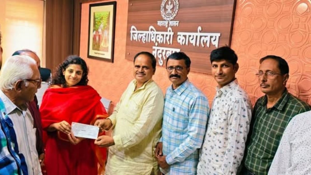 Multilingual Brahmin Federation extends helping hand to farmers affected by heavy rains