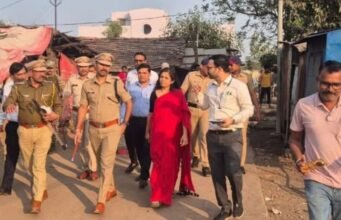 नगरपरिषद निवडणूक तयारीसंदर्भात सुरक्षा कक्ष व मतदान केंद्रांची तपासणी