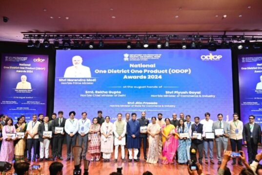 कृषि और गैर-कृषि क्षेत्र में रत्नागिरी, नागपुर, अमरावती, नासिक और अकोला जिलों की उत्कृष्ट उपलब्धि