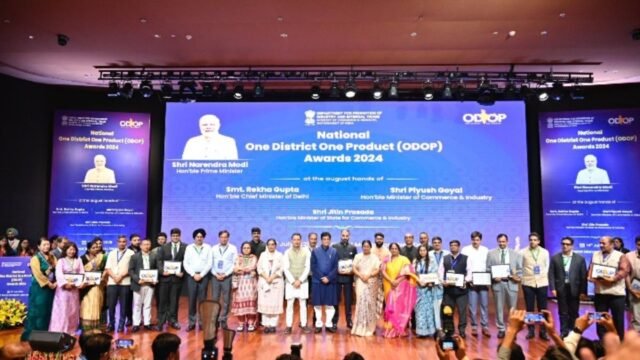 Outstanding Achievement of Ratnagiri, Nagpur, Amravati, Nashik and Akola Districts in Agriculture and Non-Agriculture Sectors