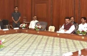 सह्याद्री अतिथीगृह येथे उच्च व तंत्र शिक्षण, आराखड्याच्या अनुषंगाने आयोजित बैठकीत मुख्यमंत्री देवेंद्र फडणवीस यांनी आढावा घेतला.