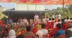 धडगाव जि. नंदुरबार येथे शिवसेना पक्षाचे विधानसभा प्रमुख माननीय विजय सिंग दादा पराडके यांच्या नेतृत्वाखाली बैठक घेण्यात आली.