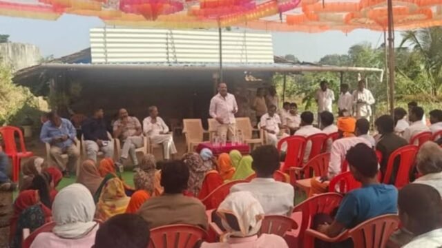 A meeting was held under the leadership of the Shiv Sena party's legislative assembly chief, Hon'ble Vijay Singh Dada Paradke, in Dhadgaon district, Nandurbar.