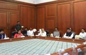 सहकार विभागाच्या पुढील १०० दिवसाच्या कामकाजाच्या अनुषंगाने सह्याद्री अतिथी गृह येथे मुख्यमंत्री देवेंद्र फडणवीस यांनी आढावा घेतला.