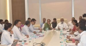 शालेय विद्यार्थ्यांना गुणवत्तापूर्ण शिक्षणासोबतच सकस आहार पुरविण्यास शासन कटिबद्ध आहे.