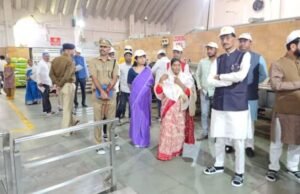 केंद्रीय संरक्षण राज्यमंत्री संजय सेठ यांनी नंदुरबार आदिवासी विकास प्रकल्पांतर्गत चालवल्या सेंट्रल किचन ला भेट देवून कार्यपद्धती जाणून समाधान व्यक्त केले.