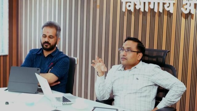 Graduate voter registration applications should be accepted both online and offline as per the rules – Divisional Commissioner Jitendra Papalkar