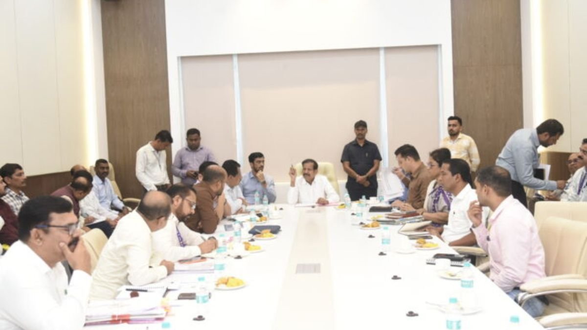 Accelerate the concreting of roads in Vasai Virar Municipal Corporation area – Guardian Minister Ganesh Naik