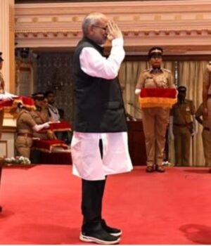 समारंभात मा. राज्यपाल श्री. सी. पी. राधाकृष्णन यांच्या हस्ते एकूण १०६ पोलीस अधिकारी व अंमलदारांना पोलीस पदके प्रदान करण्यात आली.