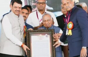 भारताचे पहिले कृषिमंत्री, शिक्षणमहर्षी डॉ. पंजाबरावदेशमुख यांच्या जयंतीनिमित्त मुख्यमंत्री देवेंद्र फडणवीस यांना श्री शिवाजी शिक्षण संस्था