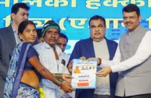 मालकीहक्काचे पट्टे हा अनेक वर्षांपासूनचा प्रलंबित प्रश्न मुख्यमंत्री देवेंद्र फडणवीस यांनी अत्यंत कुशलतेने हाताळून तो मार्गी लावला.