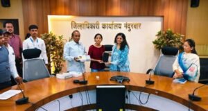 महाज्योतीमार्फत स्पर्धा परीक्षार्थींना डिजिटल बळकटी JEE / NEET / MHT-CET विद्यार्थ्यांना टॅबलेट्सचे वाटप