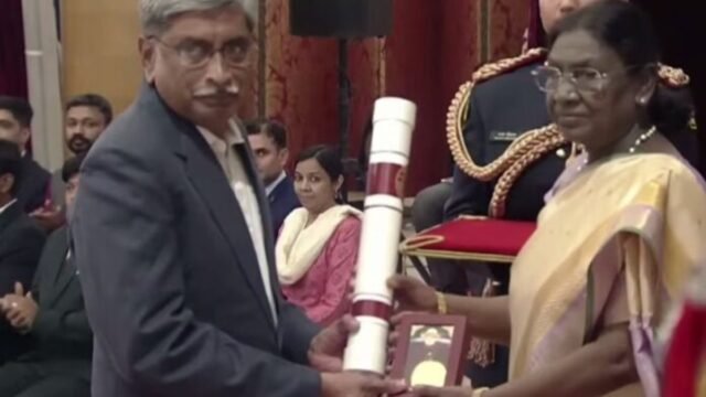 President Draupadi Murmu presents National Science Awards