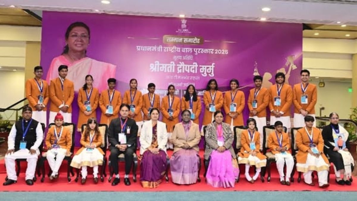 On the occasion of Veerbal Diwas in New Delhi, 20 children from across the country were honored with the 'Pradhan Mantri Rashtriya Bal Puraskar 2025' by President Draupadi Murmu.