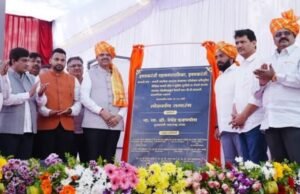 मुख्यमंत्री देवेंद्र फडणवीस यांच्या हस्ते शहरात सुमारे ४३० कोटी रुपयांच्या विविध विकासकामांचे उद्घाटन, भूमिपूजन व लोकार्पण पार पडले.