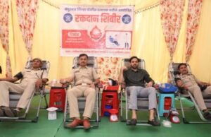 नंदुरबार जिल्हा पोलीस दलातर्फे रक्तदान करून मानवी सेवेचा संदेश